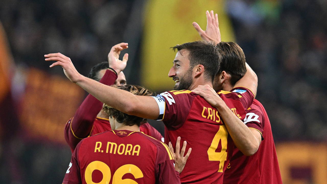 7 gollü maçta kazanan Roma