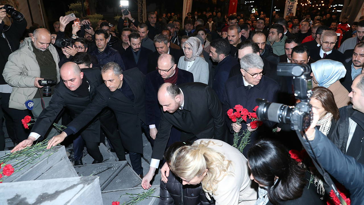 Bahçeli'nin memleketi Osmaniye'de 6 Şubat anması... Vali Serdengeçti'den dikkat çeken sözler: 'Afetler kaderdir ancak ihmaller asla kader değildir'