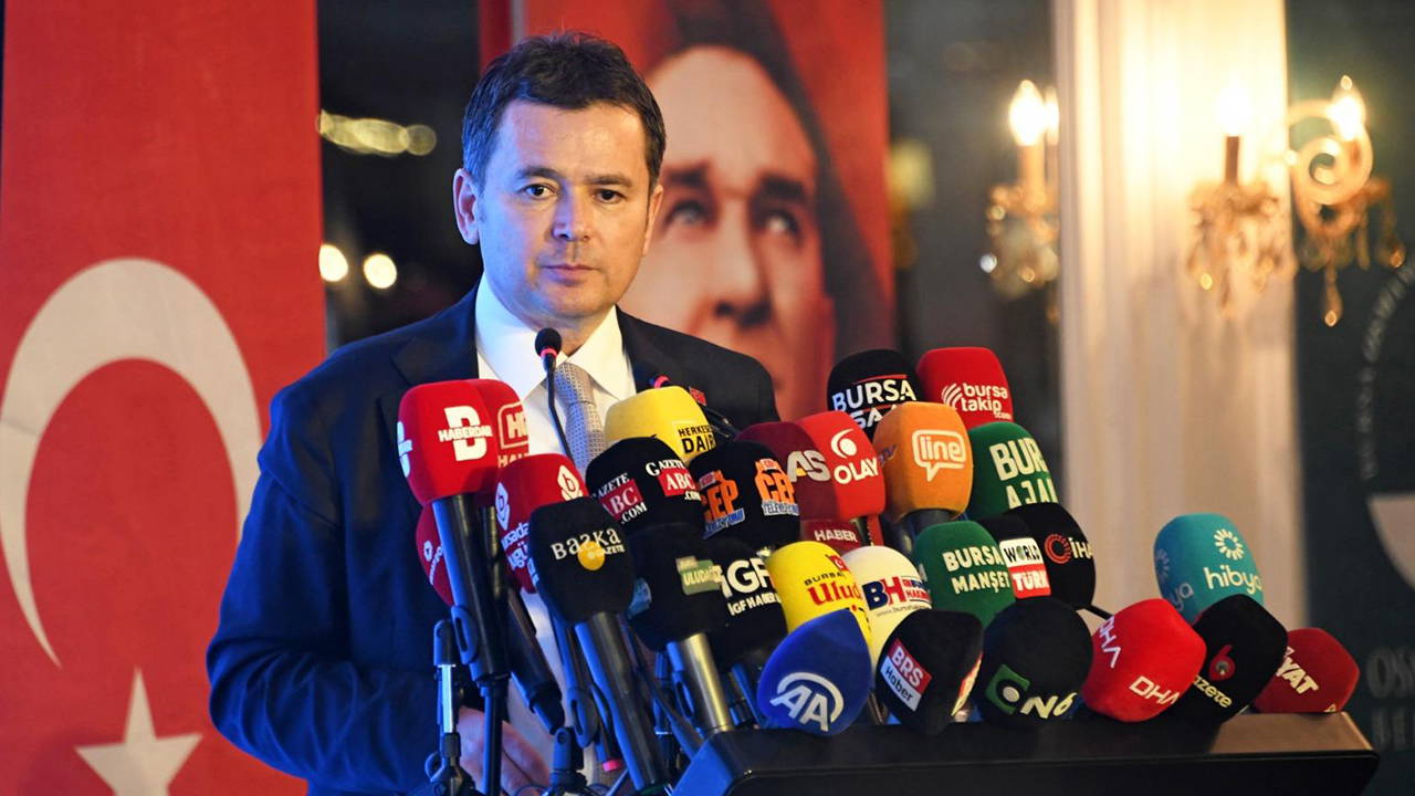 Başkan Erkan Aydın 700 günlük hizmet raporunu paylaştı