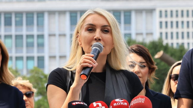Dilek Kaya İmamoğlu'ndan Özel'e destek