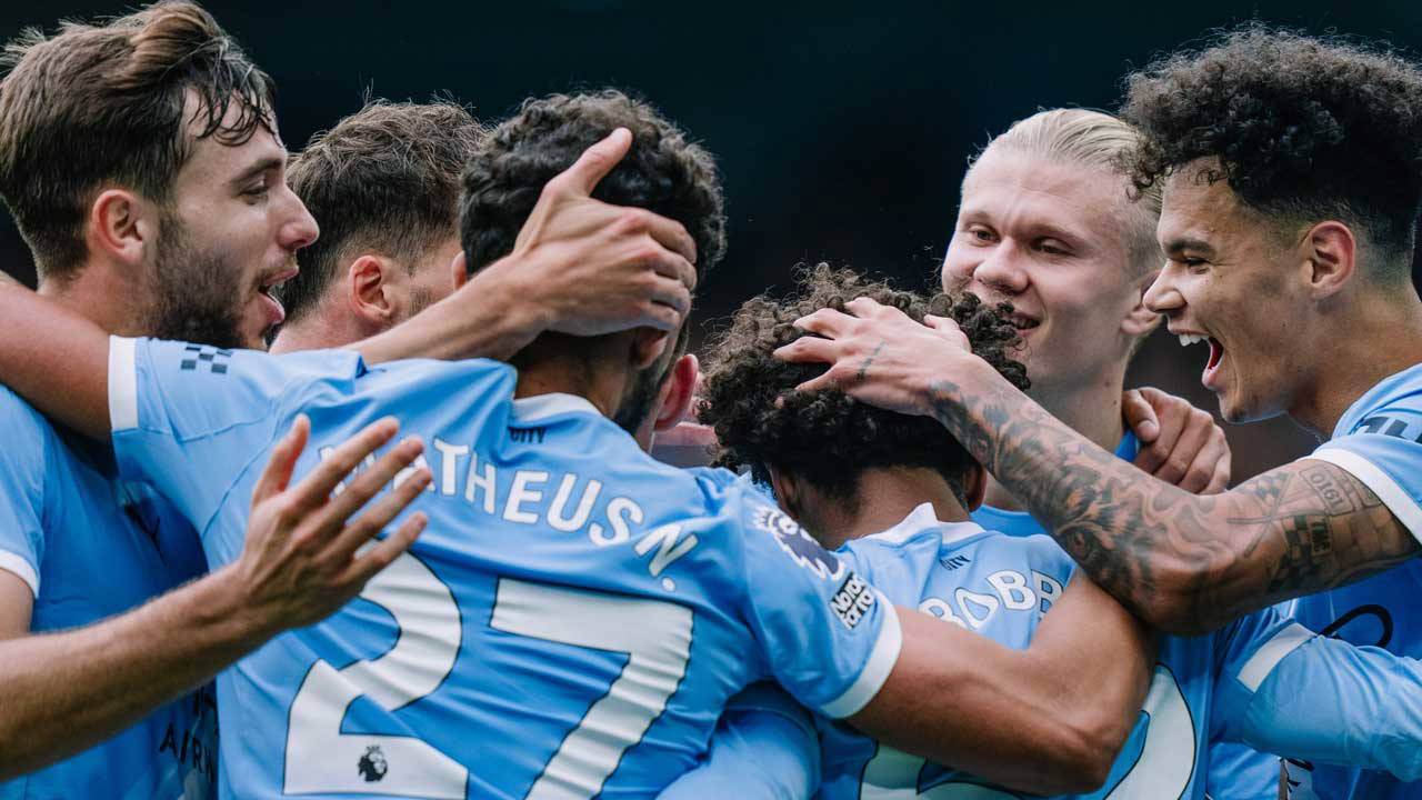 Manchester City, Burnley'i rahat geçti