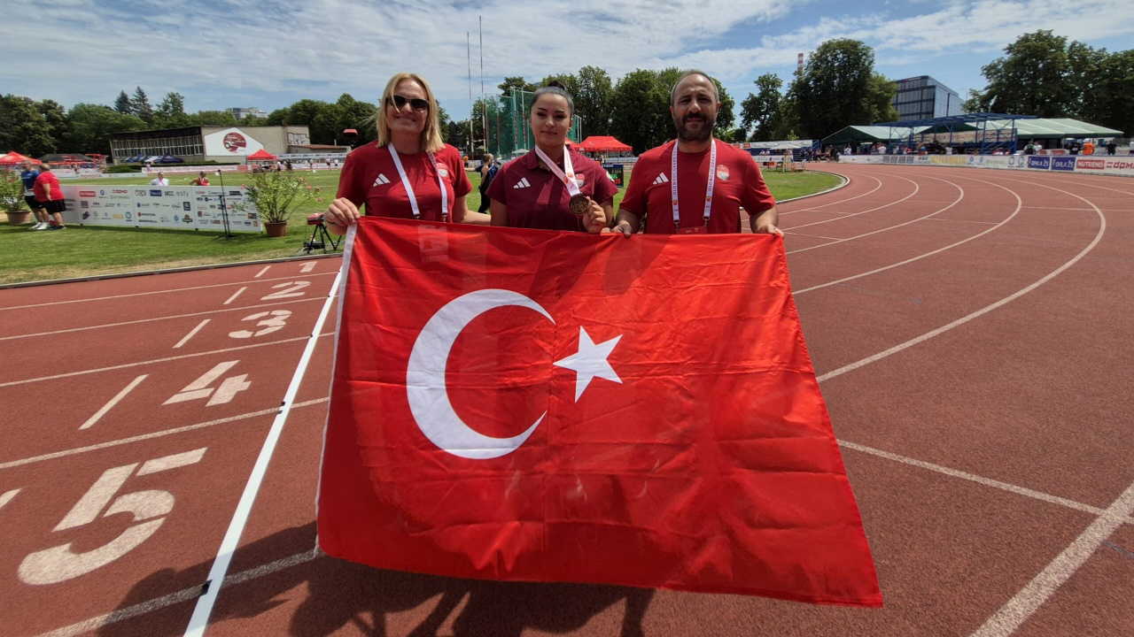Milli para atlet Ebrar Keskin Çekya'dan altınla dönüyor!