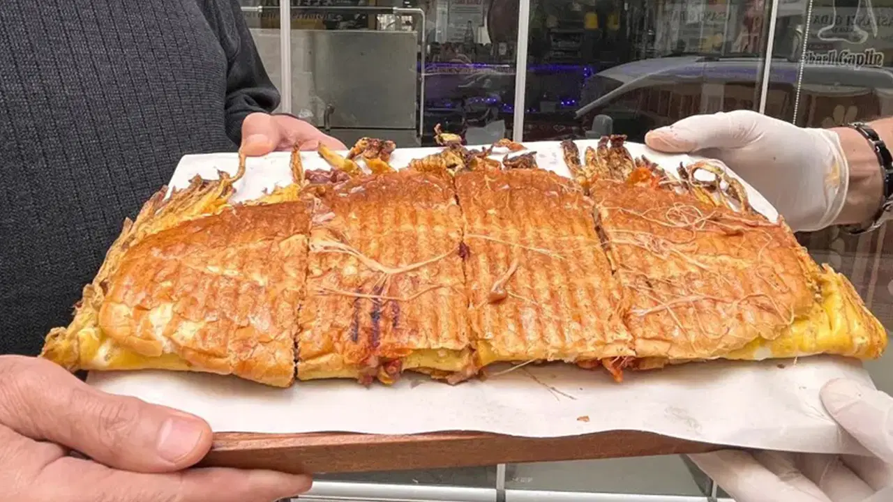 Yarım kiloyu geçiyor: 600 liraya tost!