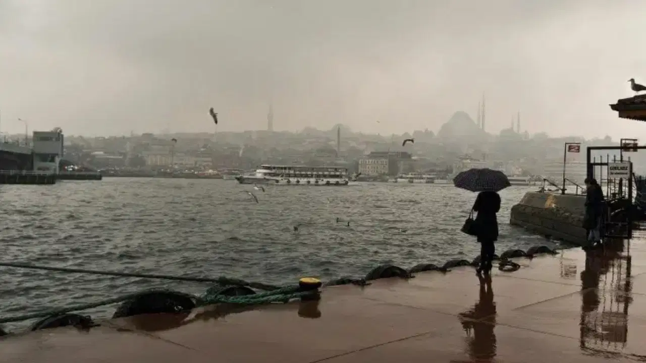 AKOM açıkladı: İstanbul’da bahar yerini yeniden kışa bırakıyor!