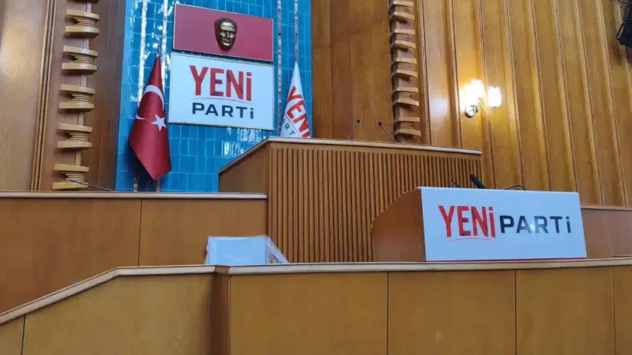 CHP'de istifa dalgası sürüyor: Elazığ, Muğla ve Hatay'da parti yöneticileri YENİ Parti'ye geçti
