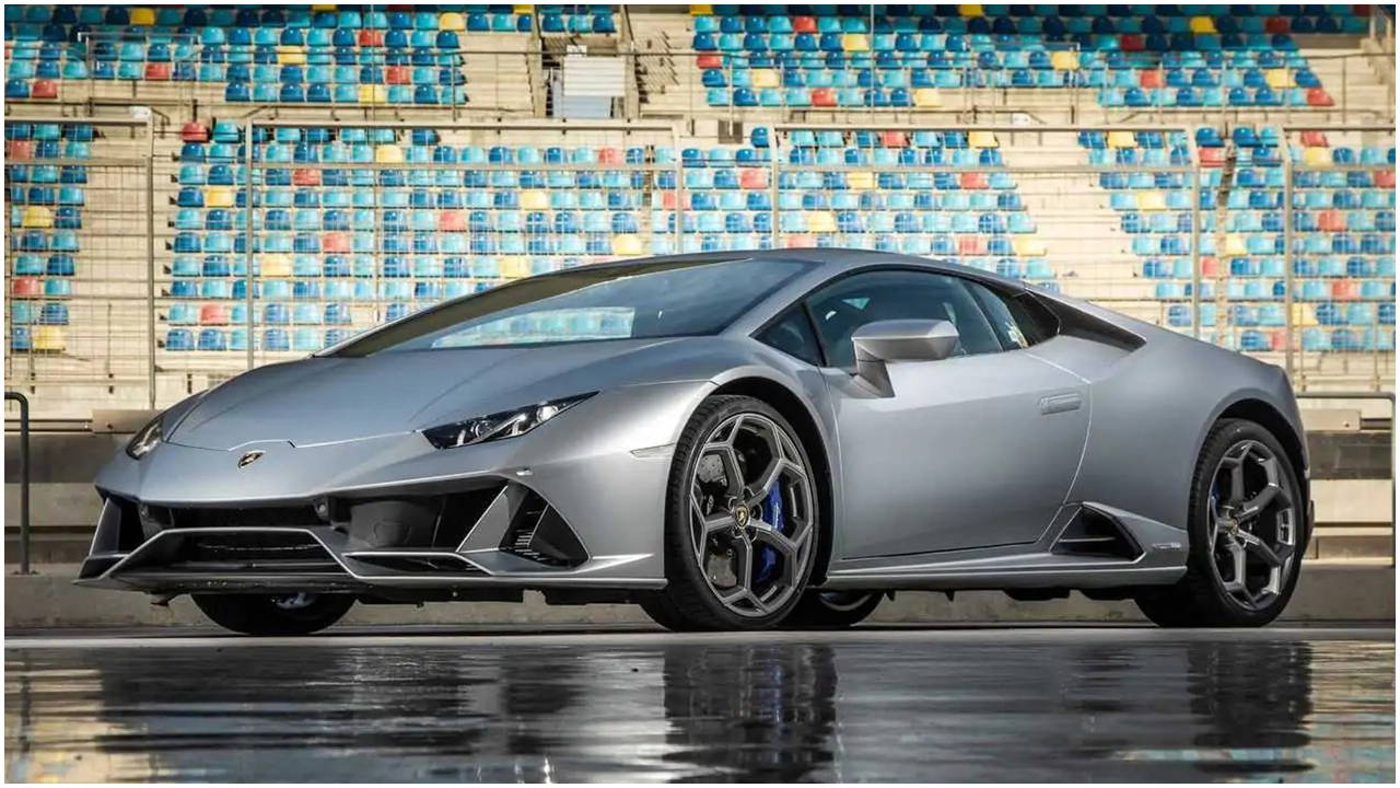 Kazalı aracı yaptırmak istedi, parça fiyatına inanamadı: İki farı Lamborghini'den pahalı!