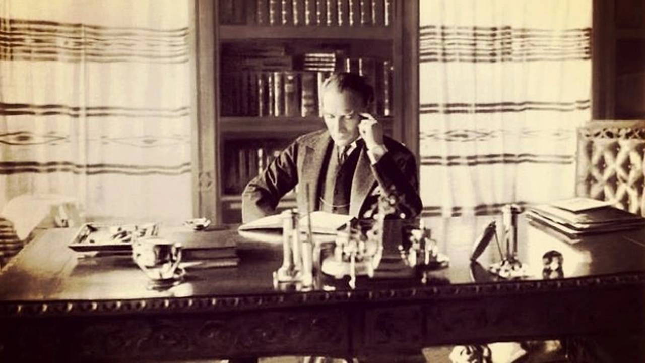 29 Ekim 1923’te Türk milletinin tarihinde yeni bir devrin kapıları açıldı: Aydınlanma devrimi