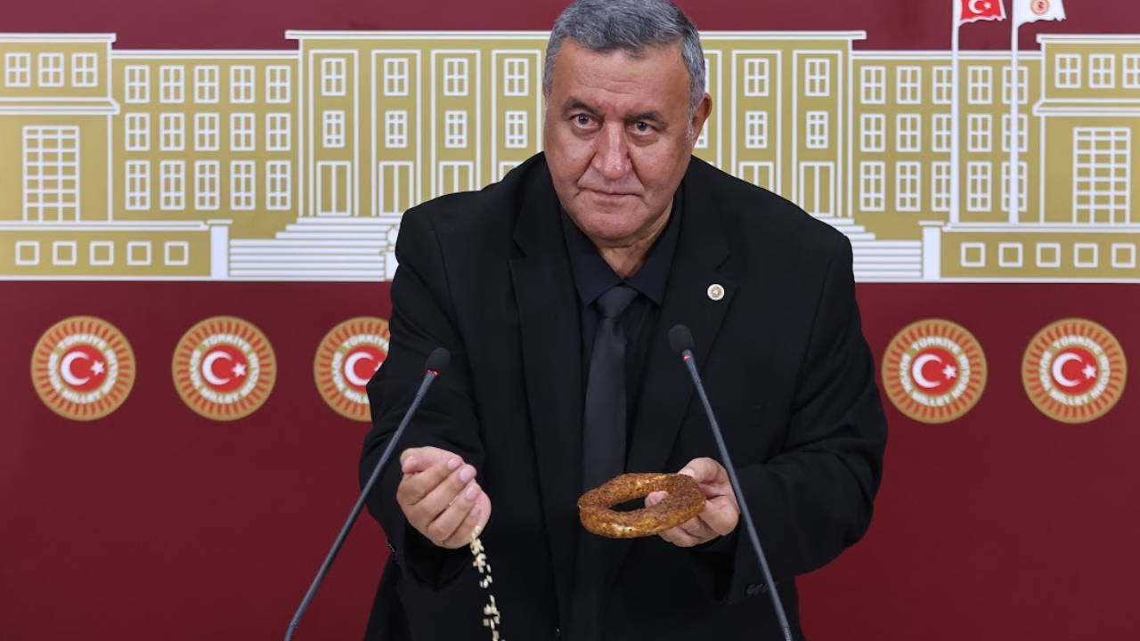 CHP'li Gürer: 'Buğdayı elde eden, emek veren, ailesiyle birlikte bu işin içinde olan, kırsalda dar gelirli sayabileceğimiz çiftçimiz hak ettiğini alamıyor'