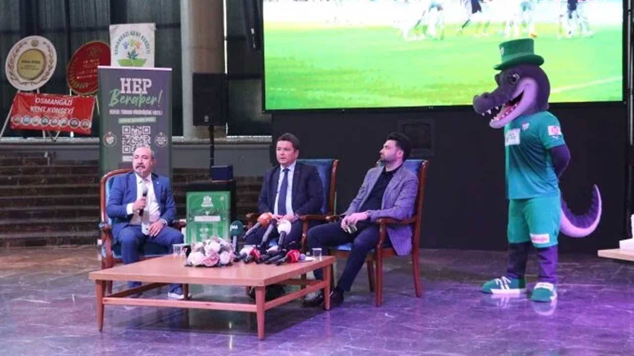 Bursaspor, Süper Lig şampiyonu oluşunun 15. yıl dönümünü kutladı