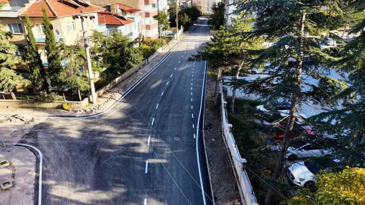 Akşehir’de 7 bin metrekare sıcak asfalt döküldü