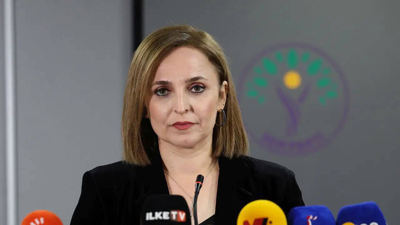 DEM Partisi Sözcüsü Ayşegül Doğan'dan Müsavat Dervişoğlu'na: 'Kan, savaş, ölüm sizin pusulanız'