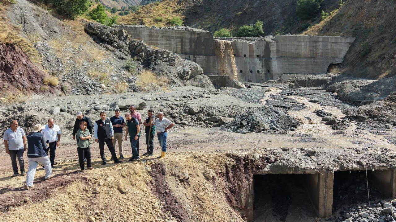 Tunceli'de şiddetli sağanak: Köy yollarında hasar oluştu