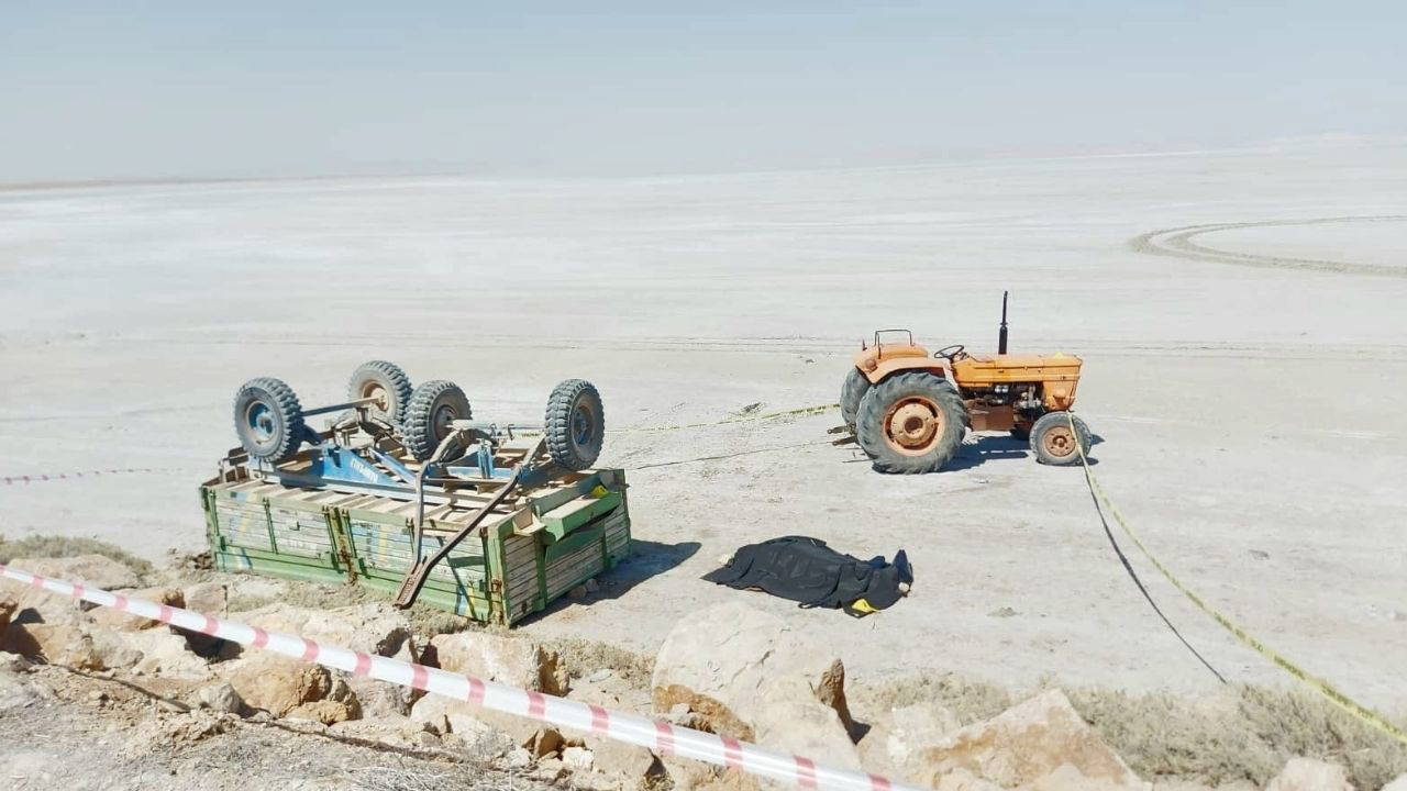Traktöre bağlı römork devrildi: 1 ölü, 3 yaralı
