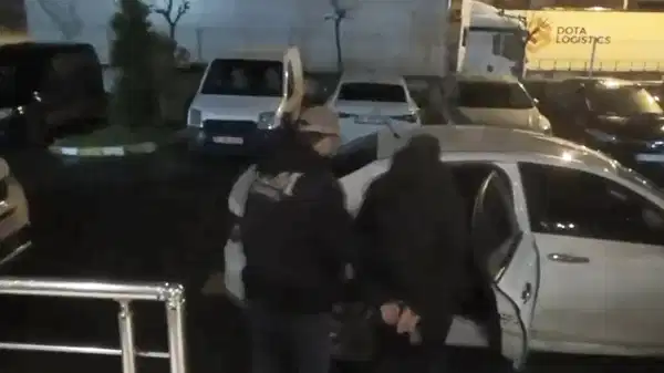 İstanbul ve Adana'da IŞİD'in finans ağına operasyon: 10 gözaltı