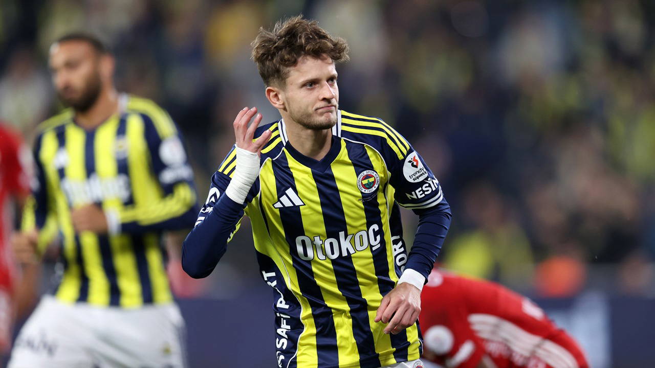 Fenerbahçeli Sebastian Szymanski'ye teklif yapan kulüp ortaya çıktı!