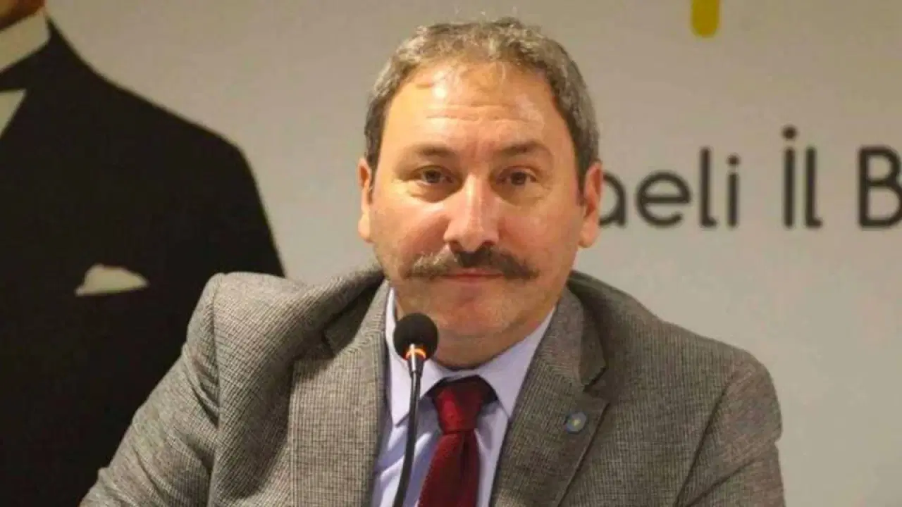 Mehmet Tolga Akalın İYİ Parti'den istifa ettiğini duyurdu