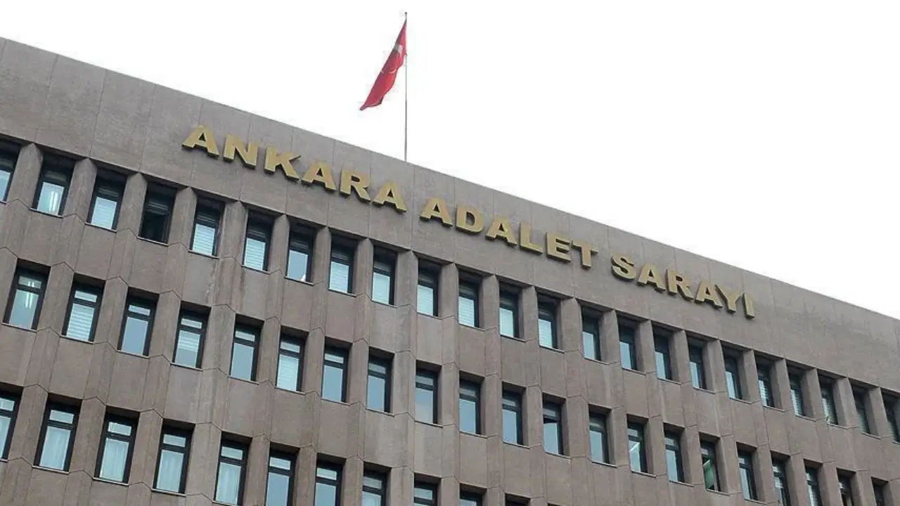 Ankara Adliyesi'nde soruşturma dosyalarını kapatan zabıt katibi Meclis gündeminde
