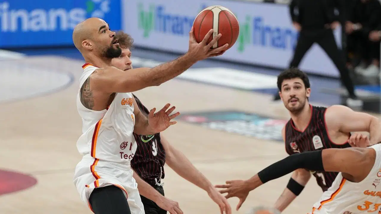 Galatasaray MCT Technic, sahasında Glint Manisa Basket'e mağlup oldu