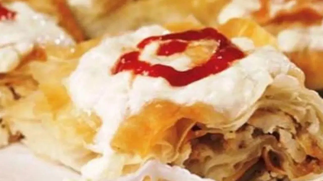 Dışı çıtır, içi lezzet dolu: Yoğurtlu kıymalı börek tarifi