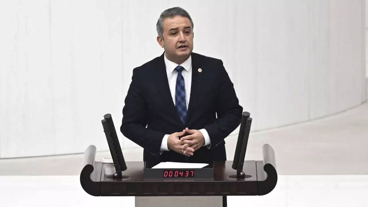 CHP listelerinden seçilen İsa Mesih Şahin AKP'ye katıldı: 'Baba ocağımıza dönüyorum'