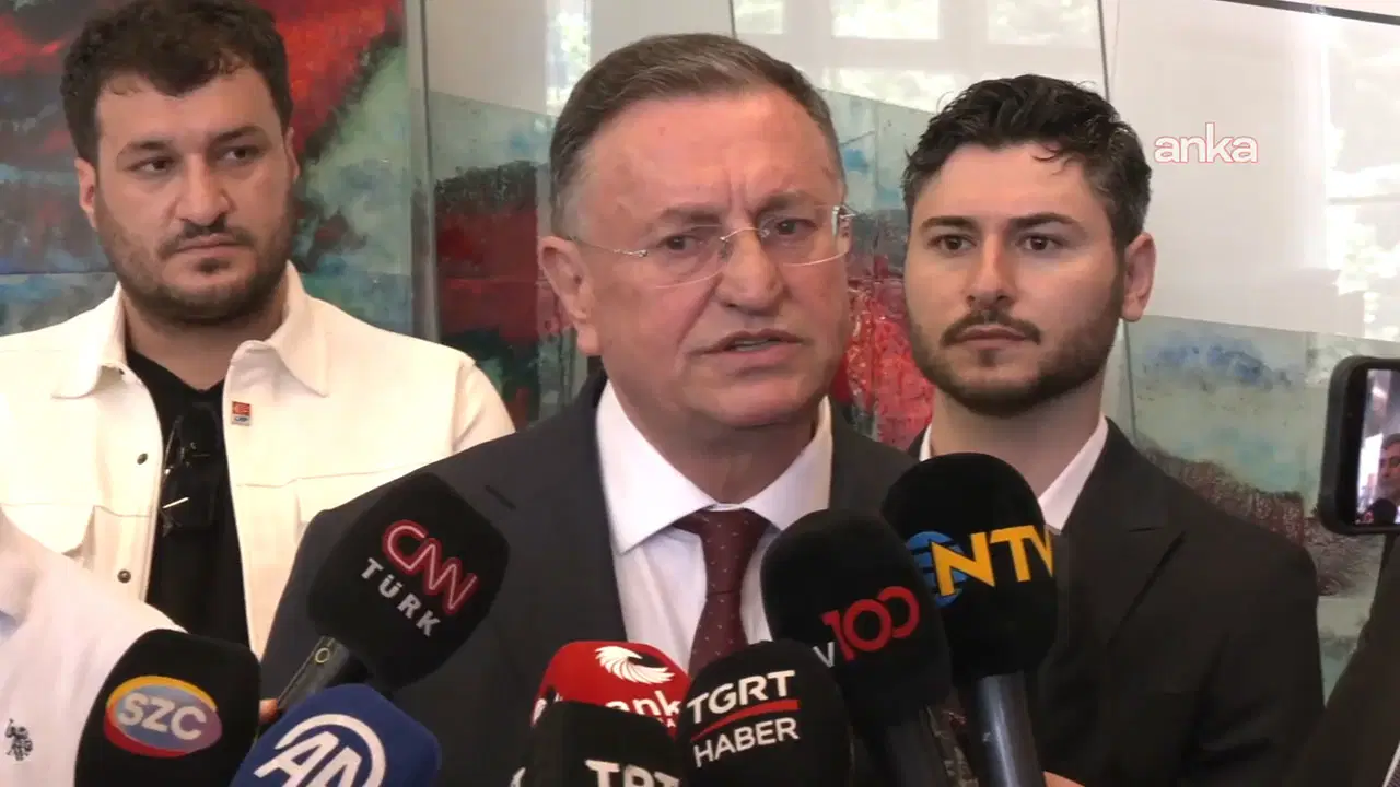 Lütfü Savaş, genel merkez binasında: CHP yine ‘ailesi’ oldu