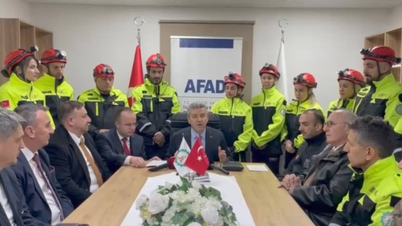 Artvin Valisi Turan Ergün: Ardanuç’taki arama kurtarma çalışmalarına risk nedeniyle ara verilmiştir