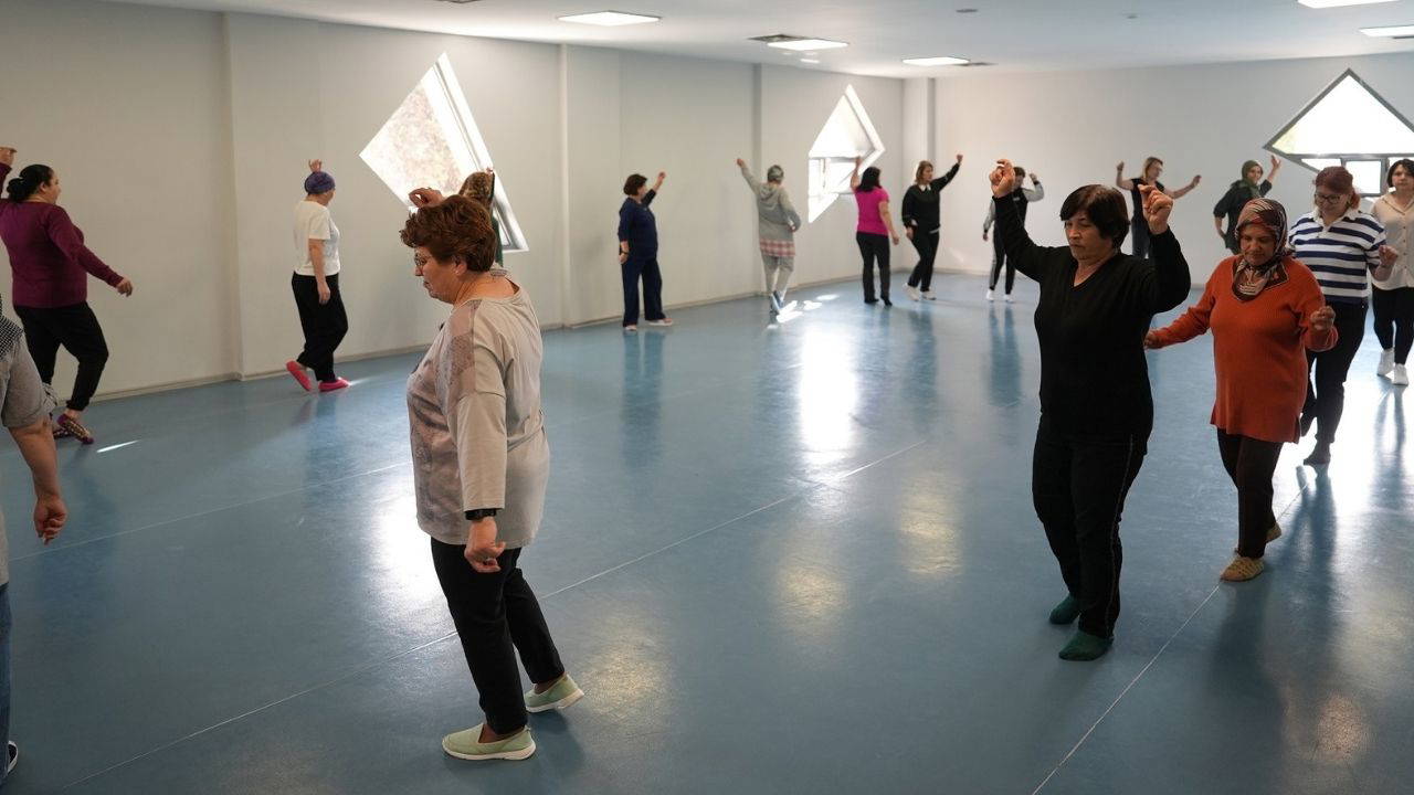 Denizli'de zeybek bilmeyen kadın kalmayacak