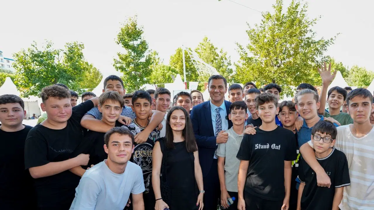 İklim Tamkan'dan Ferdi Zeyrek anısına İzmir’de konser