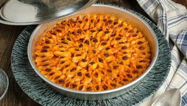 Fırından gelen geleneksel lezzet: Sini mantısı tarifi