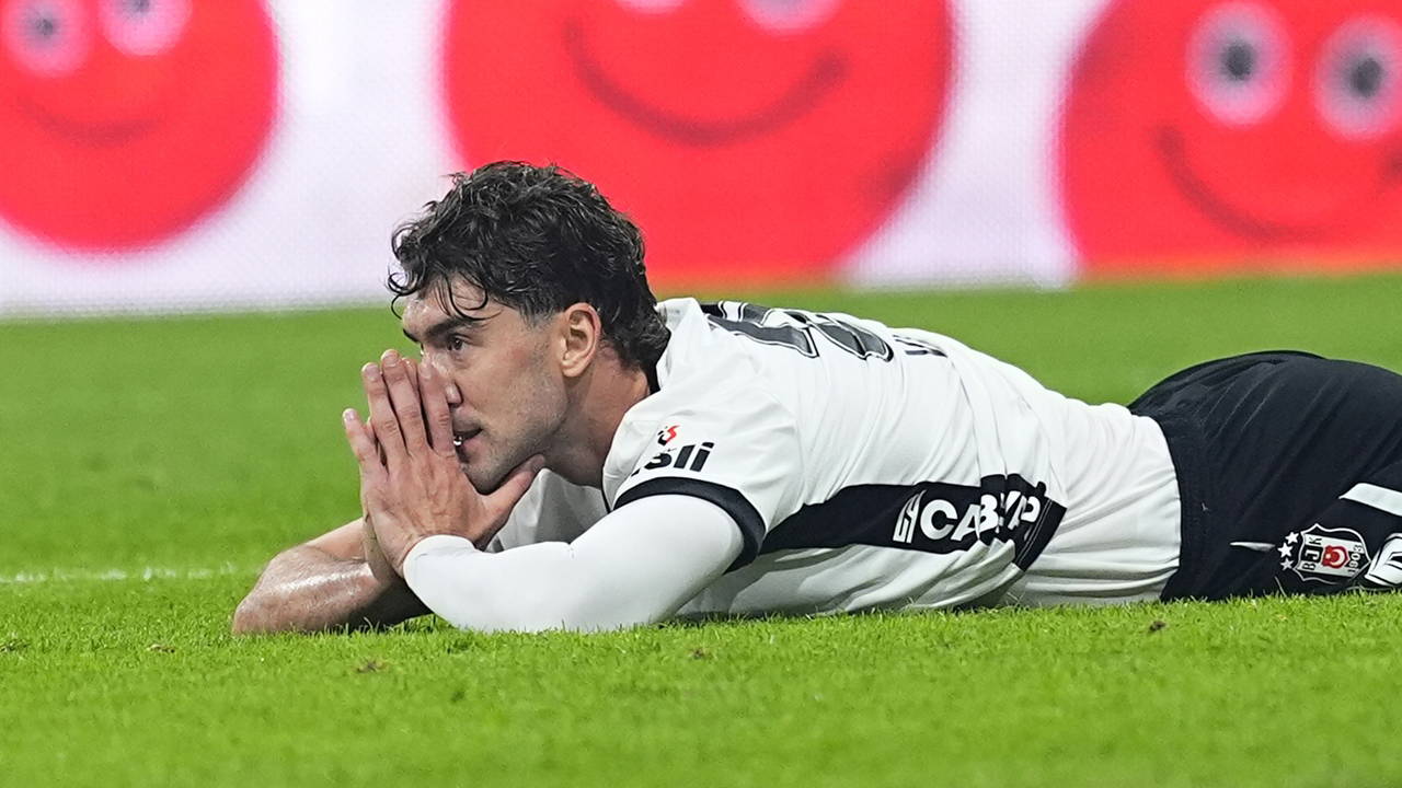 Eski hakemler Beşiktaş - Kocaelispor maçını yorumladı: 'Pozisyon net bir penaltı ve kırmızı kart'