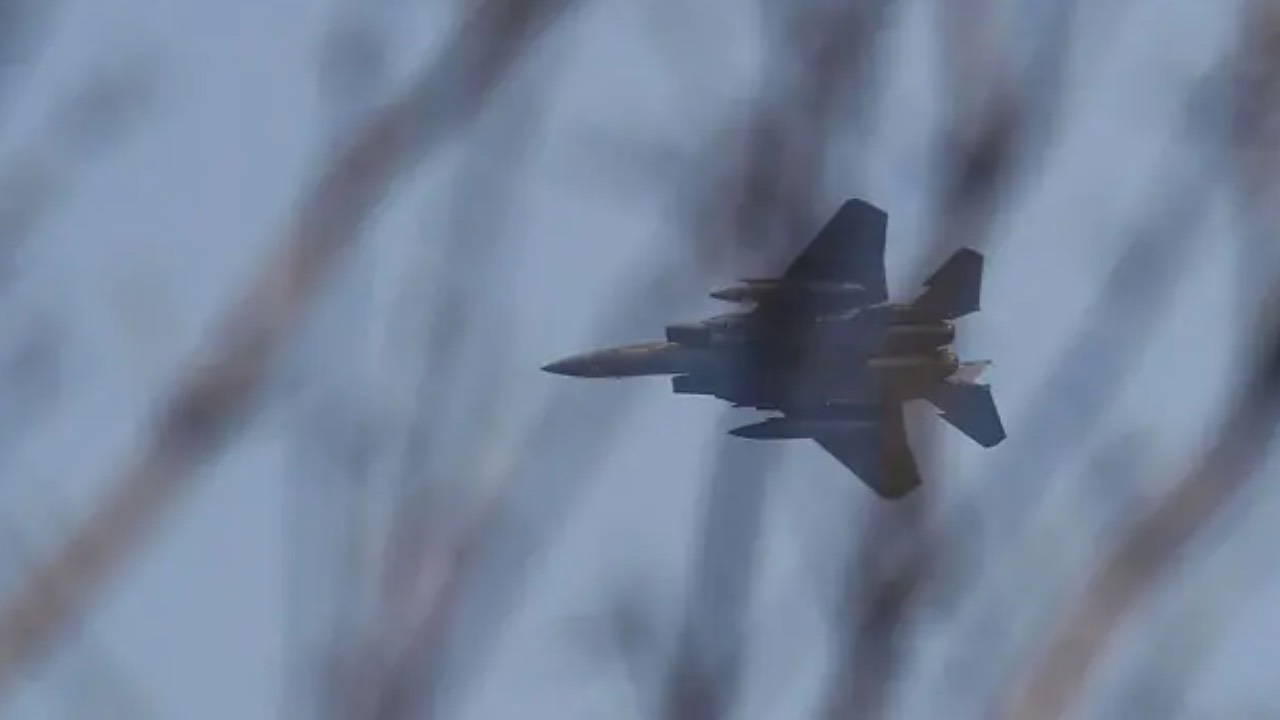 CBS News: İran'da düşürülen ABD'ye ait savaş uçağındaki iki pilottan biri kurtarıldı