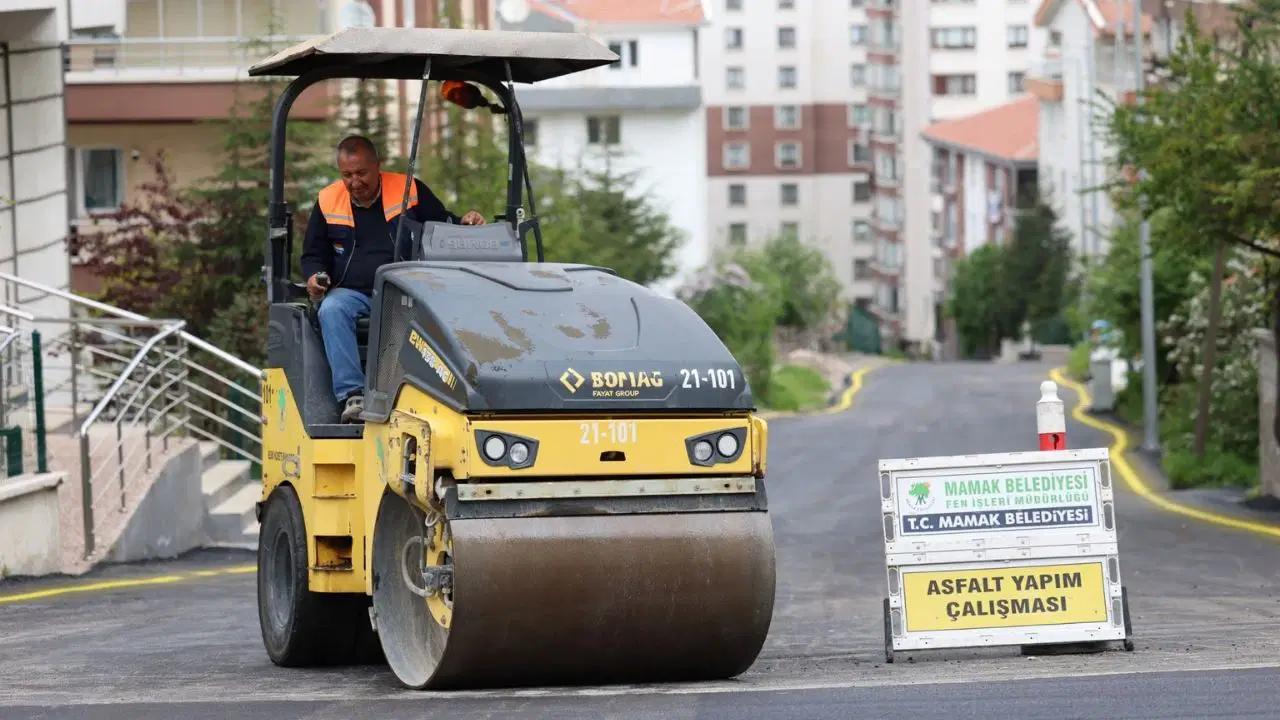 Mamak’ta asfalt çalışmaları sürüyor