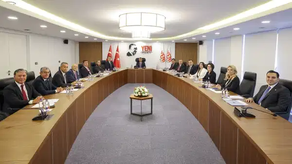 YENİ Parti MYK’de gündem fon krizi: Yeni isimler neden açıklanmadı?