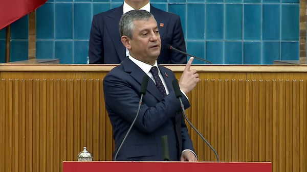 Son Dakika... Özgür Özel'den kürsüde zehir zemberek 'malvarlığı' çıkışı: 'Akın Gürlek suç örgütü' dedi, Erdoğan'ı işaret etti!