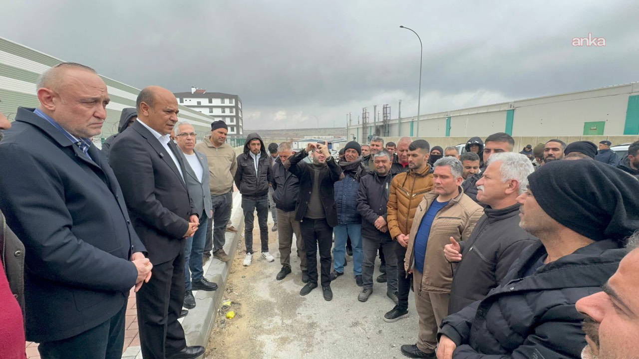 CHP'den Sırma Halı işçilerine destek ziyareti… İl Başkanı Açar: 'İşçilerin maaş zam farkları, fazla mesai ücretleri ve tüm hakları derhal ödenmelidir'