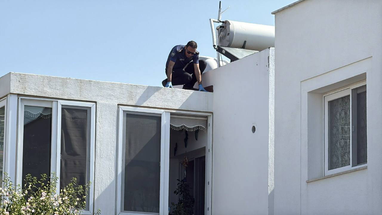 Muğla'da çatıdan düşen emekli polis hayatını kaybetti!