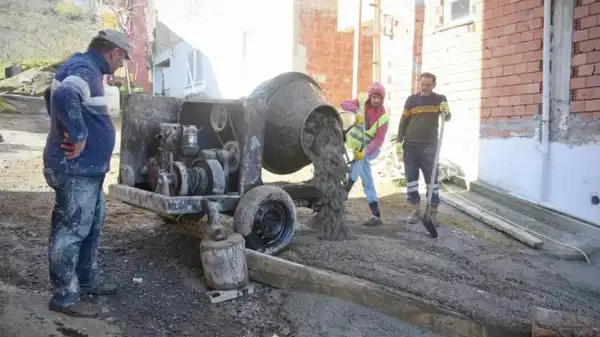 Çaykara Mahallesi’nde betonlama çalışması