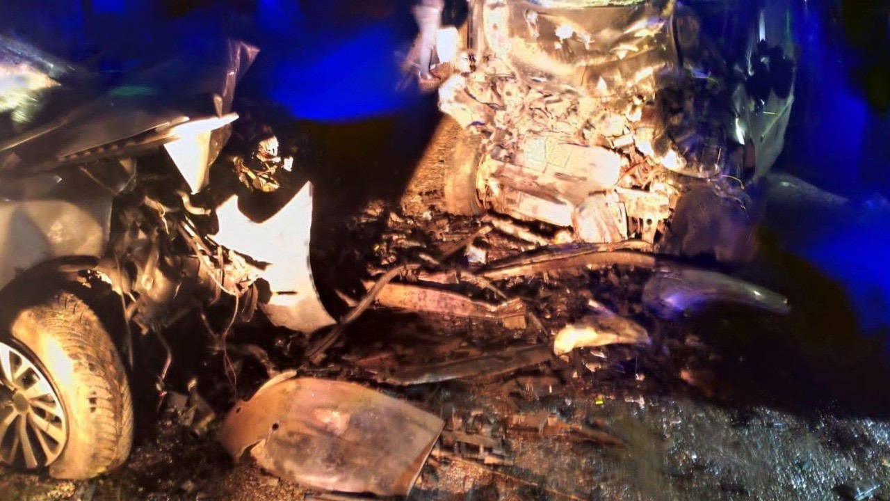 Diyarbakır’da iki otomobil çarpıştı: 3 ölü, 3 yaralı