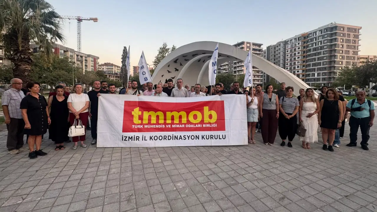 TMMOB'dan 17 Ağustos anması: Ders almadık, deprem değil rant öldürür!