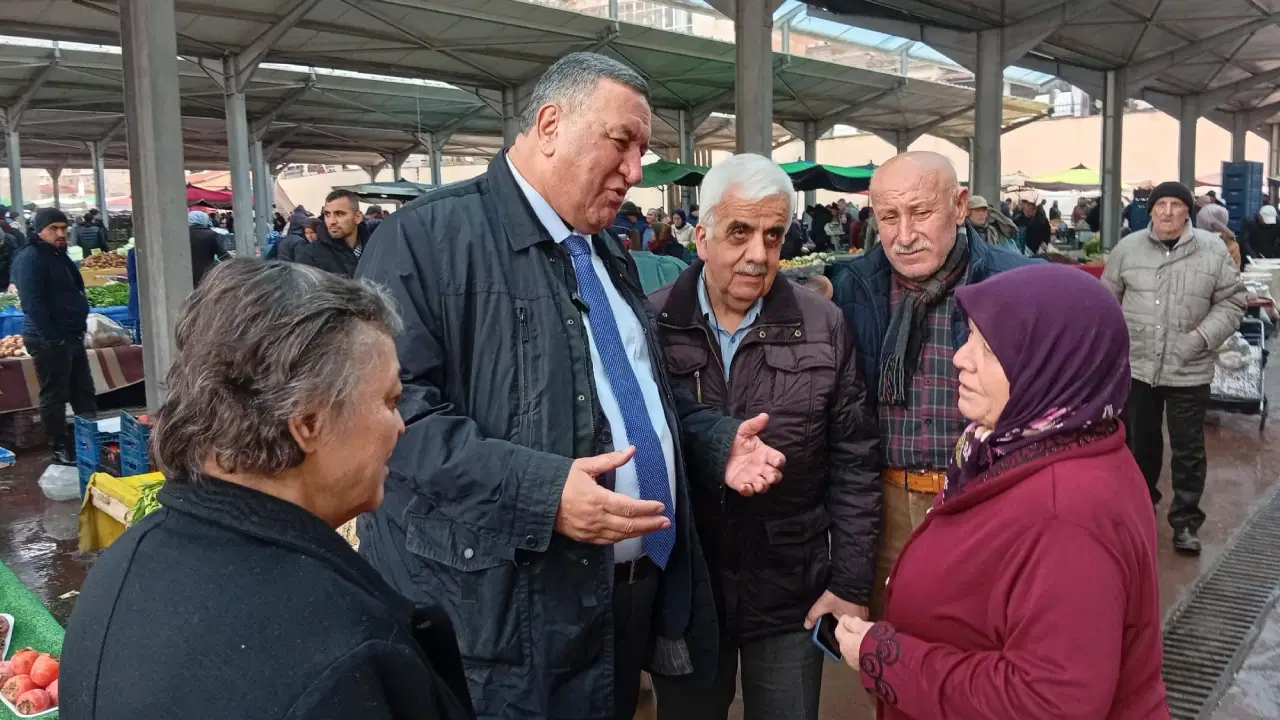 CHP’li Gürer: 'Eskiden komşunun çocuğuna verilen kıyafetler artık internette satışa çıkıyor'