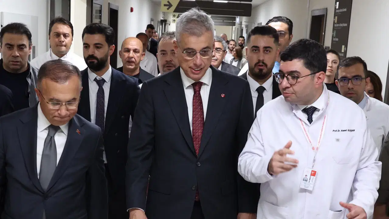Bakan Memişoğlu'ndan, saldırıya uğrayan YENİ Parti milletvekili Melih Meriç'e ziyaret