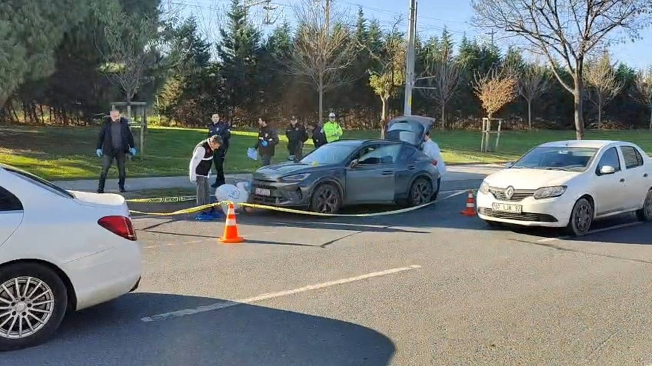 Son Dakika... Yeşilköy'de otomobile kanlı pusu: Silahlı saldırıda 1 kişi öldü