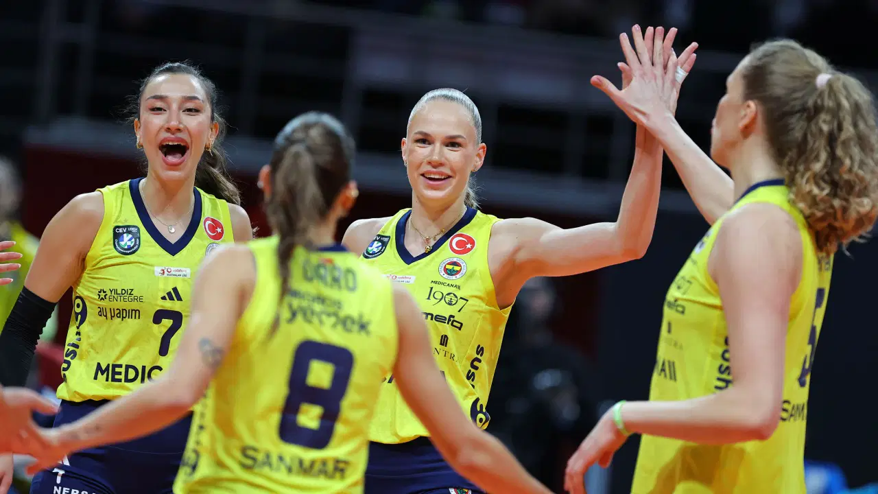 Fenerbahçe Medicana CEV Şampiyonlar Ligi'nde çeyrek finalde!