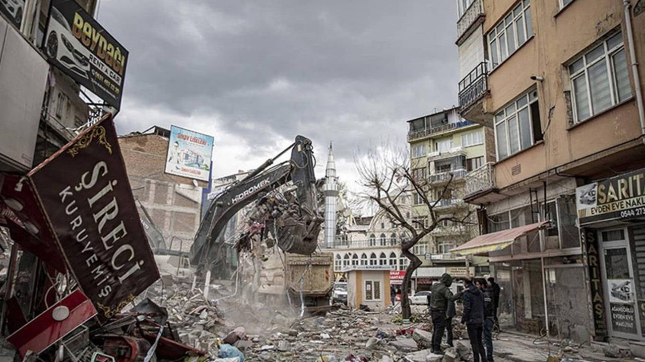 Depremde yıkılan Beydağı Otel davasında yeni gelişme
