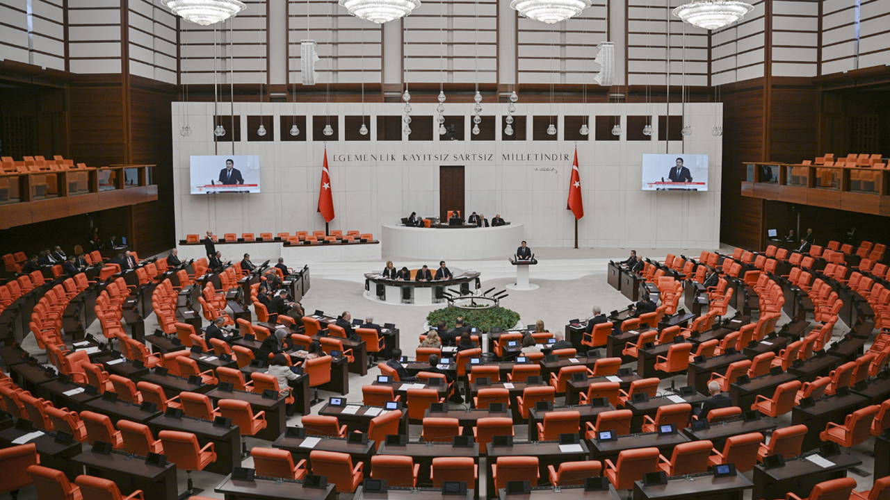 TBMM Genel Kurulu'nda gergin anlar: İYİ Parti ve DEM Parti arasında 'Öcalan' tartışması