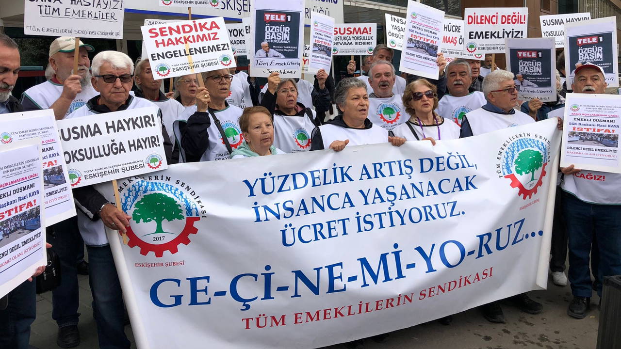 Eskişehir’de emeklilerden SGK önünde açıklama: 'Sadaka değil, hakkımız olanı istiyoruz'