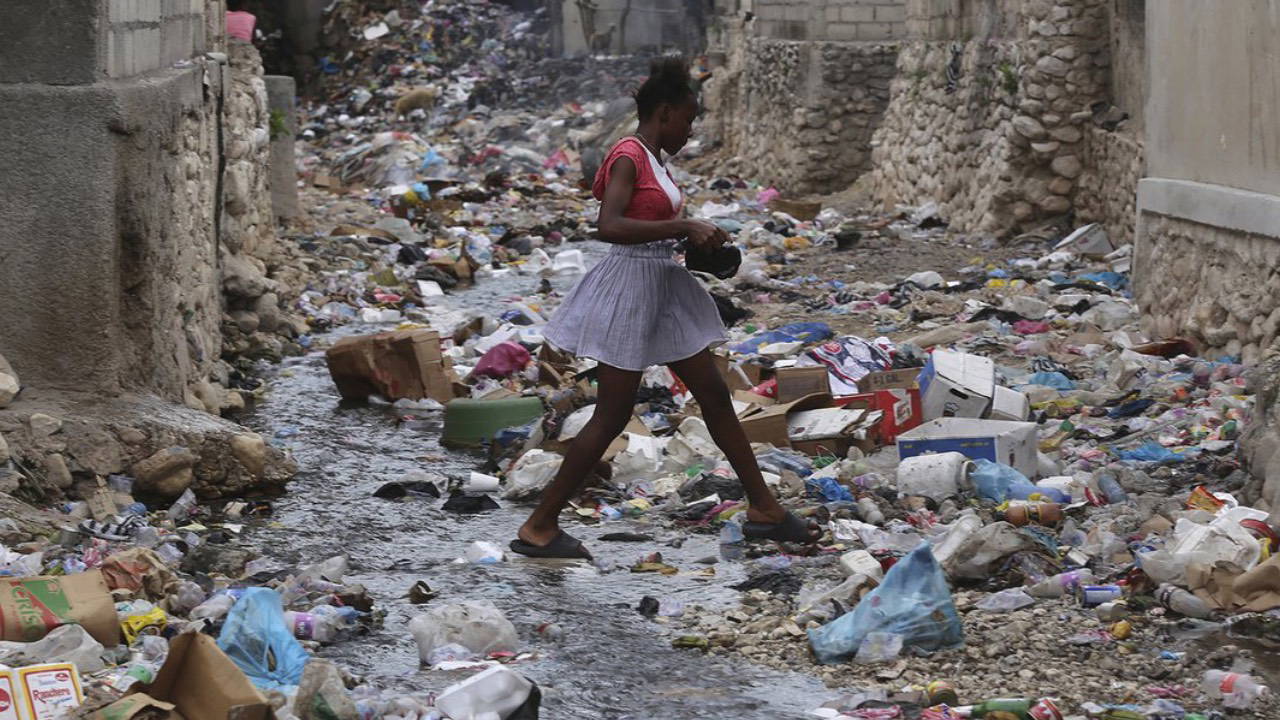 ABD'de iki genç, Haiti'de bir adayı işgal etme ve kadınları fuhşa zorlamayı planlamakla suçlandı