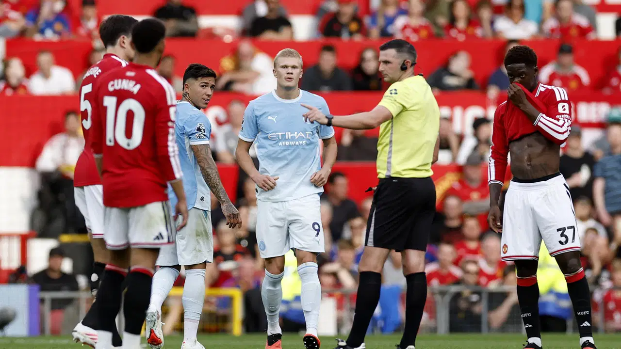 Hakem kurulu resmen açıkladı: Manchester derbisinde VAR hatası kabul edildi