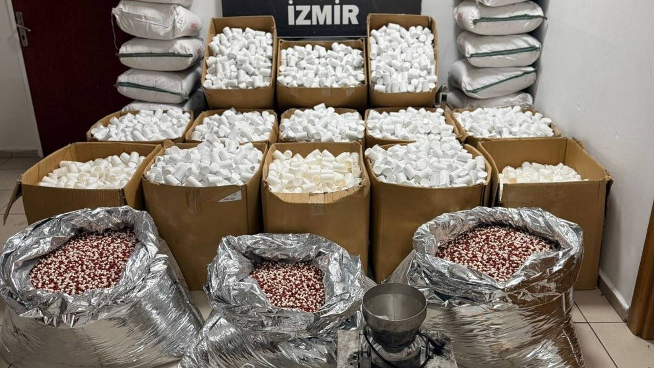 İzmir'de rekor düzeyde 'uyuşturucu hap' operasyonu!