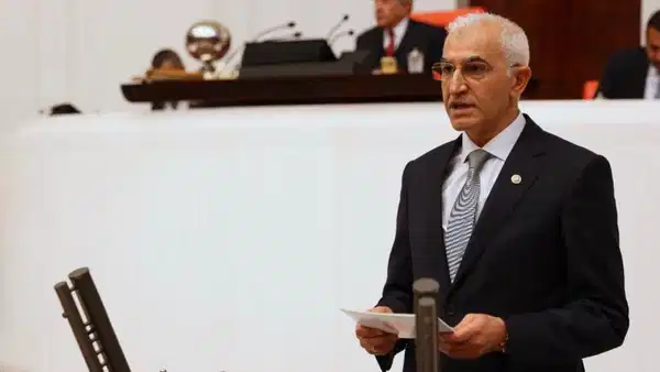 Bakan Kurum, verdiği Fetihtepelilere verdiği sözü tutmadı: CHP'li Kılınç Meclis gündemine taşıdı